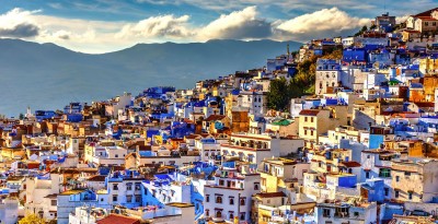 المقال يقدم استكشافًا شاملاً لأبرز الأماكن السياحية في المغرب، مثل مراكش وفاس والرباط، بالإضافة إلى تجربة الصحراء الكبرى. كما يشرح كيفية الحصول على تأشيرة الدخول إلى المغرب بشكل مفصل، مع التركيز على المتطلبات وخطوات تقديم الطلب ومعالجته.مقال عن 